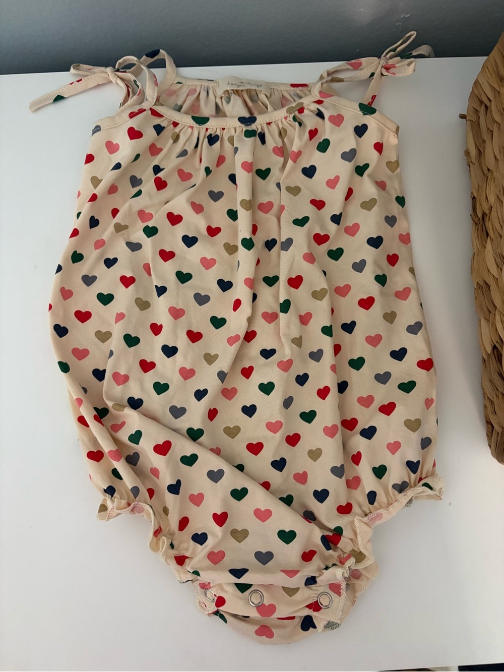 NWOT Heart print baby girl bubble romper with bow straps size 18 months